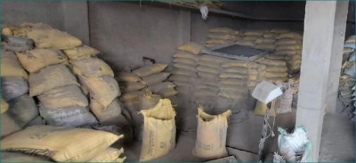 Bhopal crime branch raids two warehouses in charges of fake cement sell
