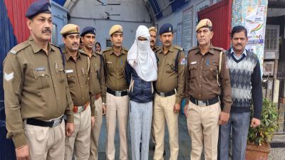 DRDO chairman's daughter robbed in moving train, police arrested in four hours