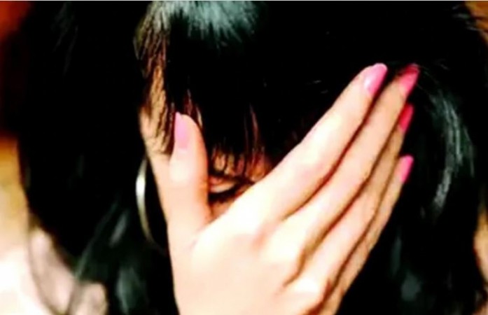 Kalyugi father sold minor daughter for 4 lakhs, later buyer raped innocent