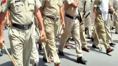 दिल्ली: पुलिसवालों को कमरे में बंद कर डंडे से पीटा, अखलाख-आयाशा सहित 4 गिरफ्तार, 2 फरार