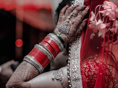 Bride after marriage ceremony with groom ran away with lover