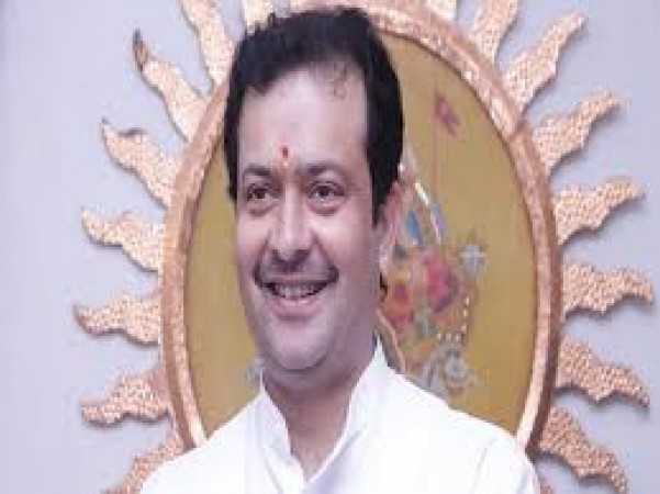 Verdict in Bhaiyyu Maharaj suicide case! Servant became the cause of death
