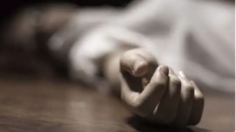 Lucknow: Body of cop's wife found hanging in window, police investigating