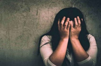 Young man molested teacher by tempting her to marry, also rifled 6 lakh rupees