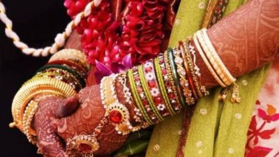 टल्ली  होकर दुल्हे ने दहेज़ में मांगे 20 लाख, दुल्हन के बिना शादी के लौटाया