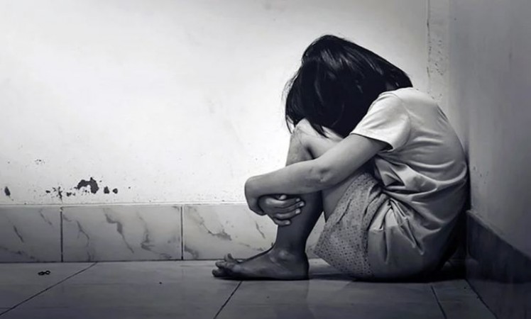 बाप-बेटी का रिश्ता शर्मसार, पिता ने ही किया 10 वर्षीय बच्ची का बलात्कार