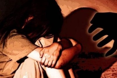बिहार में रिश्ते शर्मसार ! बेटी को भांग खिलाकर कलियुगी बाप ने रातभर किया बलात्कार