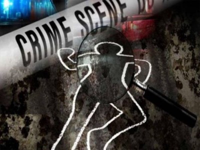 शराबी पति ने कुल्हाड़ी से काटकर की पत्नी की हत्या, हुआ फरार
