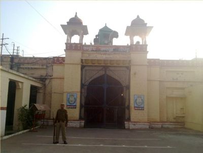 फायरिंग की घटना के बाद जोधपुर सेन्ट्रल जेल में रेड