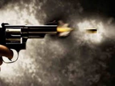 यूपी में युवक की गोली मारकर हत्या, आपसी रंजिश में एक अन्य घायल