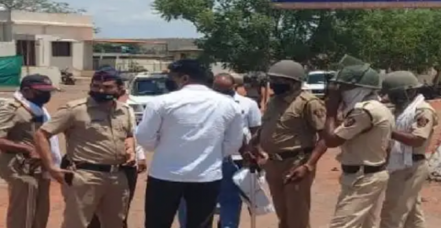 Maharashtra: Hingoli natives attack police station, 7 policemen injured |  NewsTrack English 1