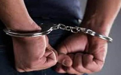 Tamil Nadu: Railway booking clerk and his wife arrested for staging a robbery