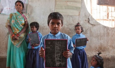 मध्यप्रदेश का यह आदिवासी जिला साक्षरता में सबसे पिछड़ा, 2 लाख से अधिक बच्चे है बिना पढ़े लिखे