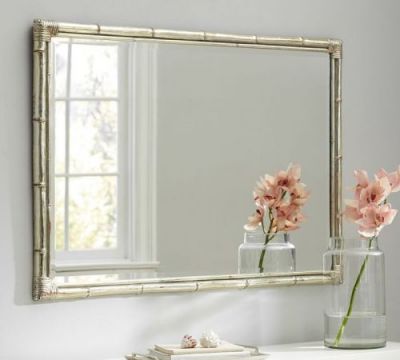 See the mirror before leaving the house
