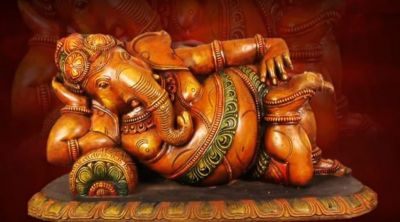 Worship God Ganesha with durva during Ganesh Chaturthi