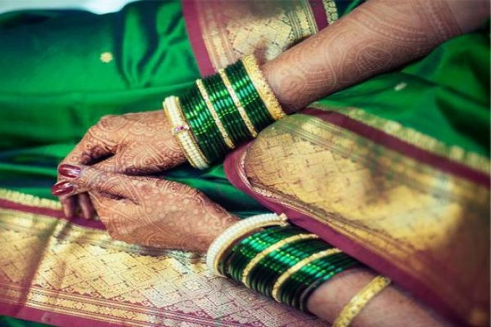 This is why women wear green bangles in Sawan