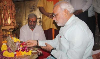 PM Modi bows to the daughter of the mountains- Maa Shailaputri, greet nation on first day of Navaratri