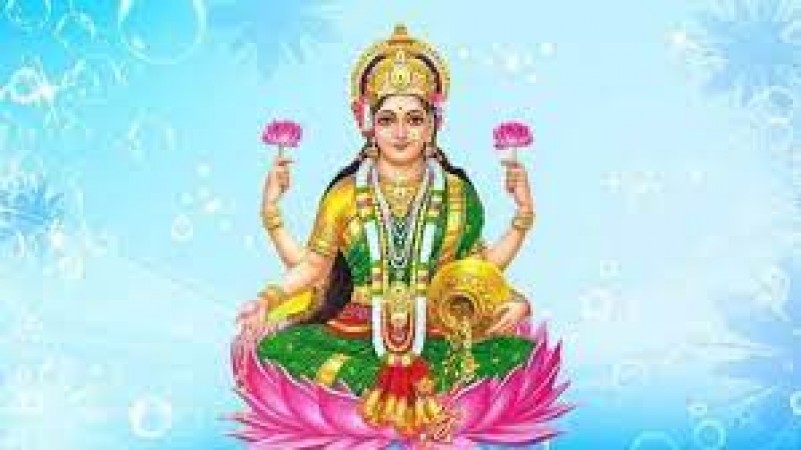 A mantra of Goddess Lakshmi will make you attractive