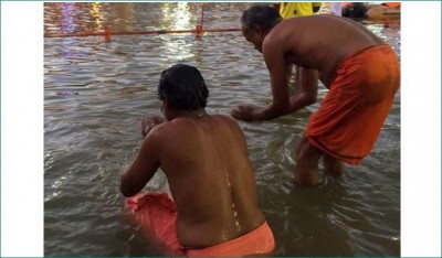 Know 6 Benefits Of Bathing in Ganga At Haridwar Kumbh
