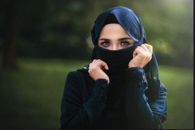 आखिर क्यों पहनती हैं मुस्लिम महिलाएं बुर्का