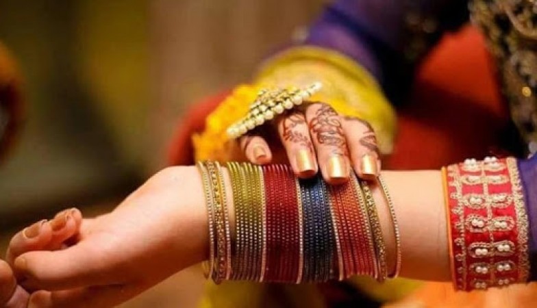 Wear these special bangles on Karva Chauth | NewsTrack English 1