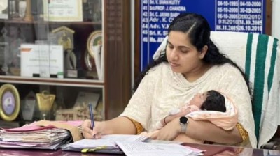 Kerala: Mayor Arya Rajendran's Viral Work Photo with Infant Sparks Parenting Debate