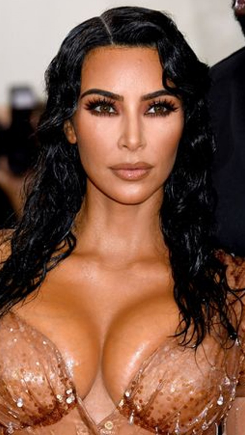 All About Kim Kardashians Extreme Plastic Surgeries Her Shocking Transformation