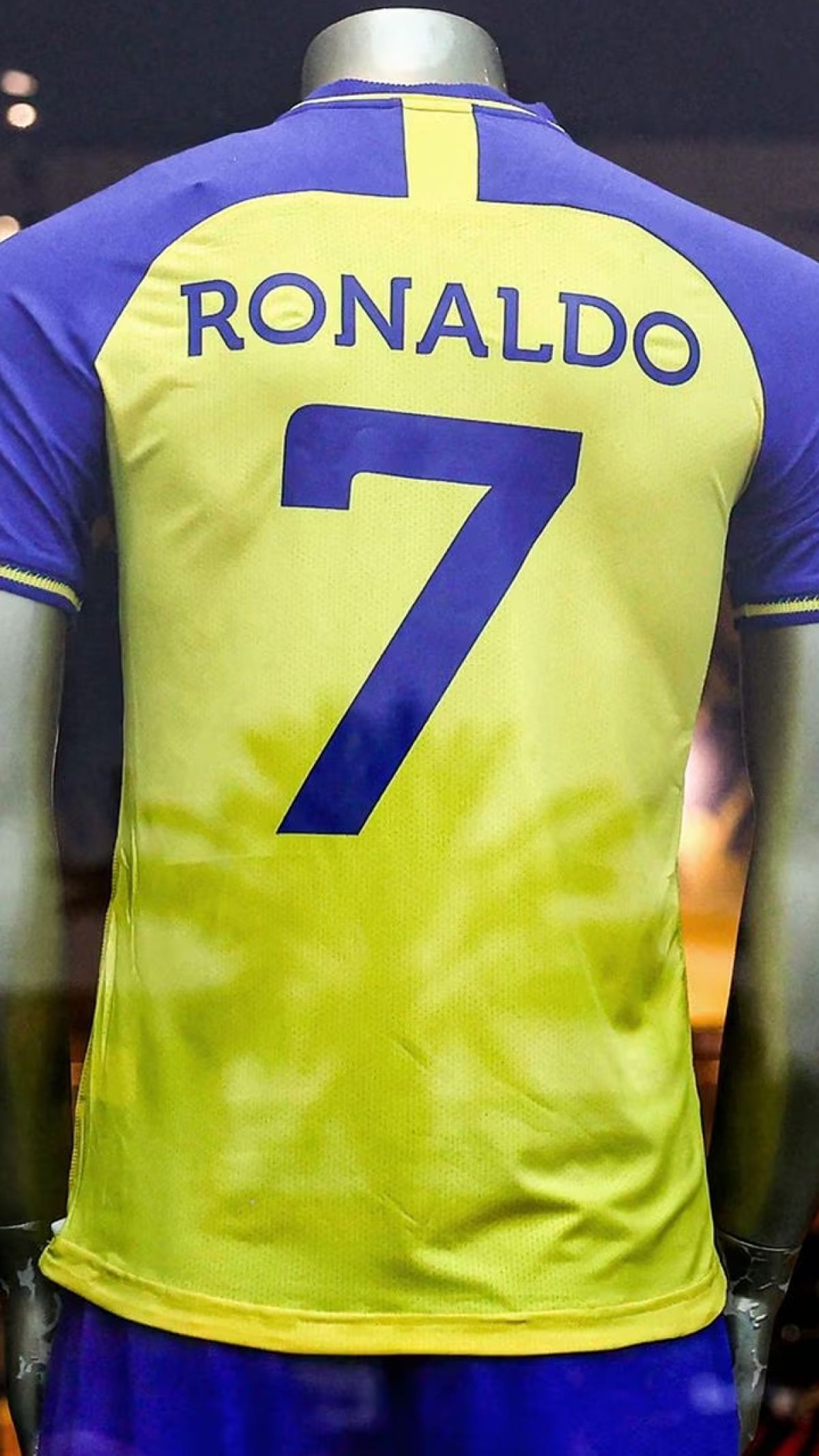 Saudi fans flock to buy Cristiano Ronaldo jersey after Al Nassr deal - in  pictures