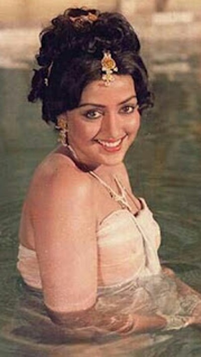 Lesser Known and Interesting facts about Dream Girl Hema Malini