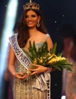 Hot Pictures of 'Stephanie Del Valle' who won '2016 Miss World' Peagent!!