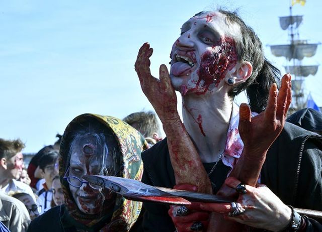 Look at 'Zombies' walking on the streets of Mexico..!