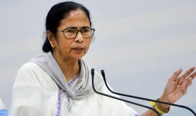 बंगाल चुनाव: ममता पर लगे बैन से गुस्से में TMC नेता, चुनाव आयोग पर लगाए संगीन आरोप