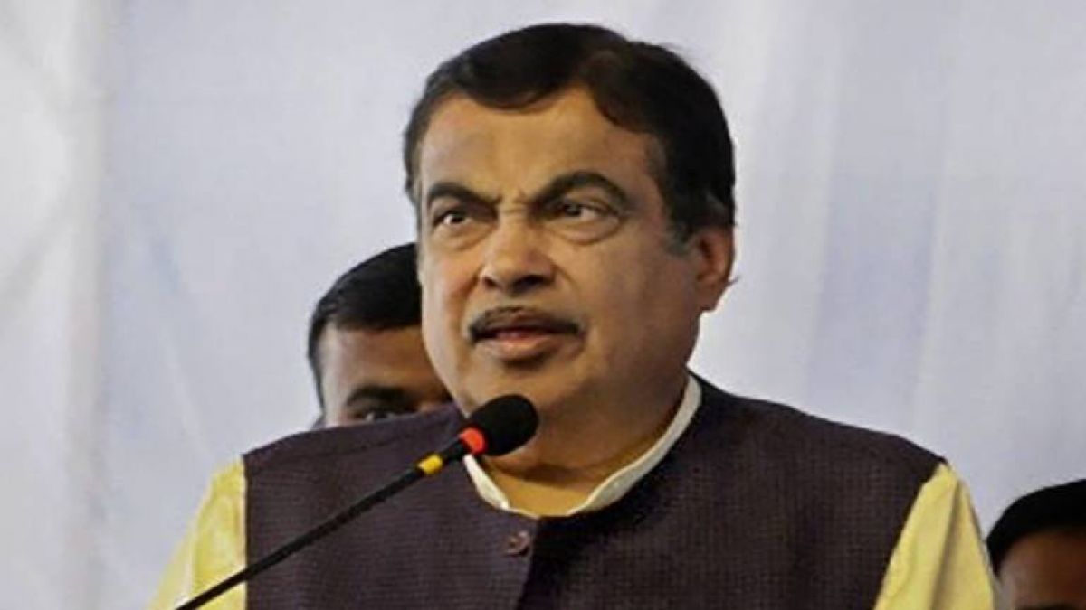 Union Minister Nitin Gadkari warns officers, says 'will say people to wash you'