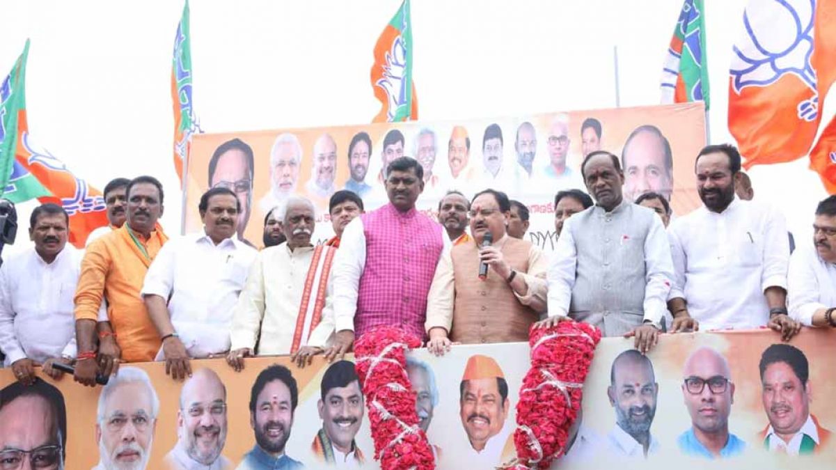 Telangana: Major Setback to TDP, 60 top leaders joins BJP