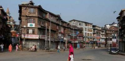In Jammu and Kashmir, public life slowly returning to normal