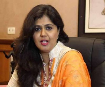 Former minister Pankaja Munde also removed the party name from its Twitter handle