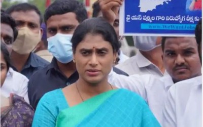 तेलंगाना सरकार पर भड़कीं जगनमोहन रेड्डी की बहन वाईएस शर्मिला, बैठी भूख हड़ताल पर