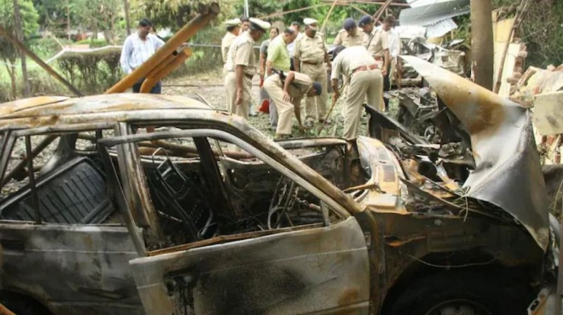 Ahmedabad blast: 12 terrorists came from Delhi, Sonia Gandhi cried after seeing 2 terrorists killed in encounter