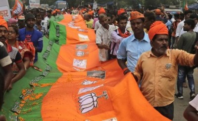 बंगाल में रैली निकालने की जिद पर अड़ी भाजपा, कोलकाता पुलिस ने नहीं दी इजाजत