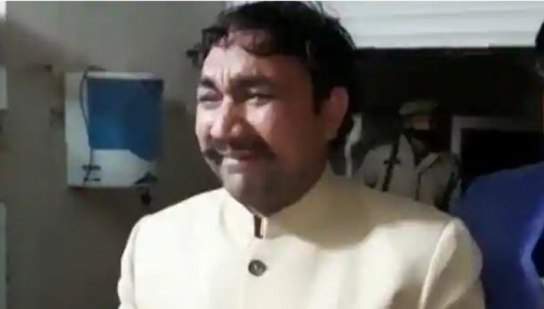 'Didn't even give a ticket for 67 lakhs..', BSP leader Arshad Rana wept bitterly in the police station