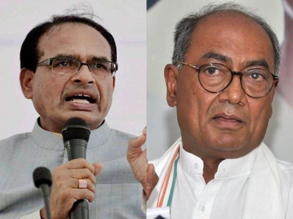 Digvijay Singh staged protest outside CM residence