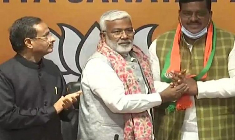 SP's Subhash Rai joins BJP as party change continues in UP