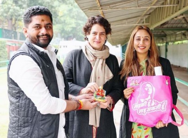 Bhojpuri glamour girl Rani Chatterjee joins Congress