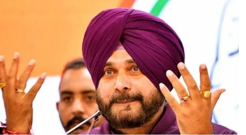 Sidhu himself has not paid e-bill of Rs 4 lakh for 6 months and promising free electricity