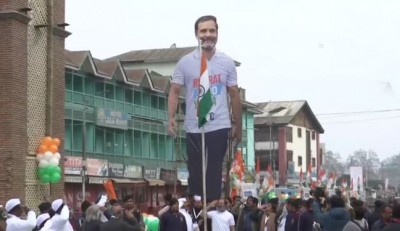Rahul 'above' national flag! What did people say when 'Tricolor' hoisted at Lal Chowk?