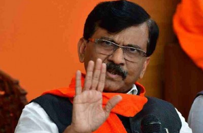 'महाराष्ट्र में बदलेगा CM', संजय राउत का बड़ा दावा