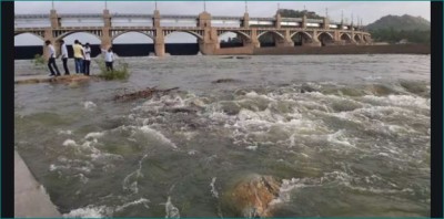 Tamil Nadu government demands Karnataka to release Cauvery water