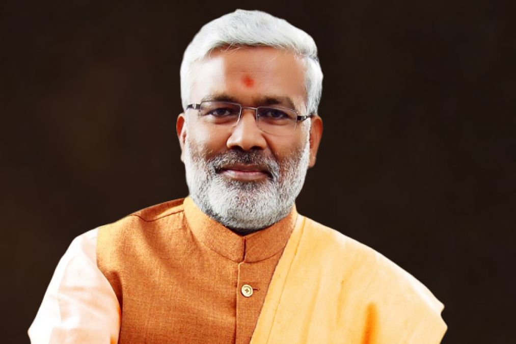 Party hands over UP BJP's command to Swatantra Dev, Mission 2022 Assembly  elections | NewsTrack English 1