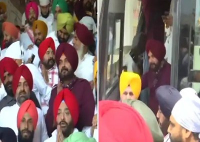 62 of 80 Punjab Congress MLAs are with 'Sidhu,' Amarinder's chair in danger!
