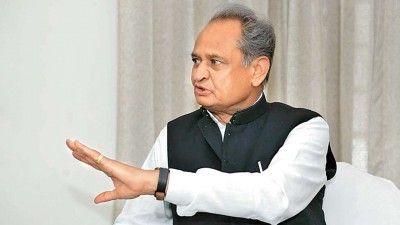 Political drama lasted till midnight in Rajasthan, CM Gehlot adamant on calling session